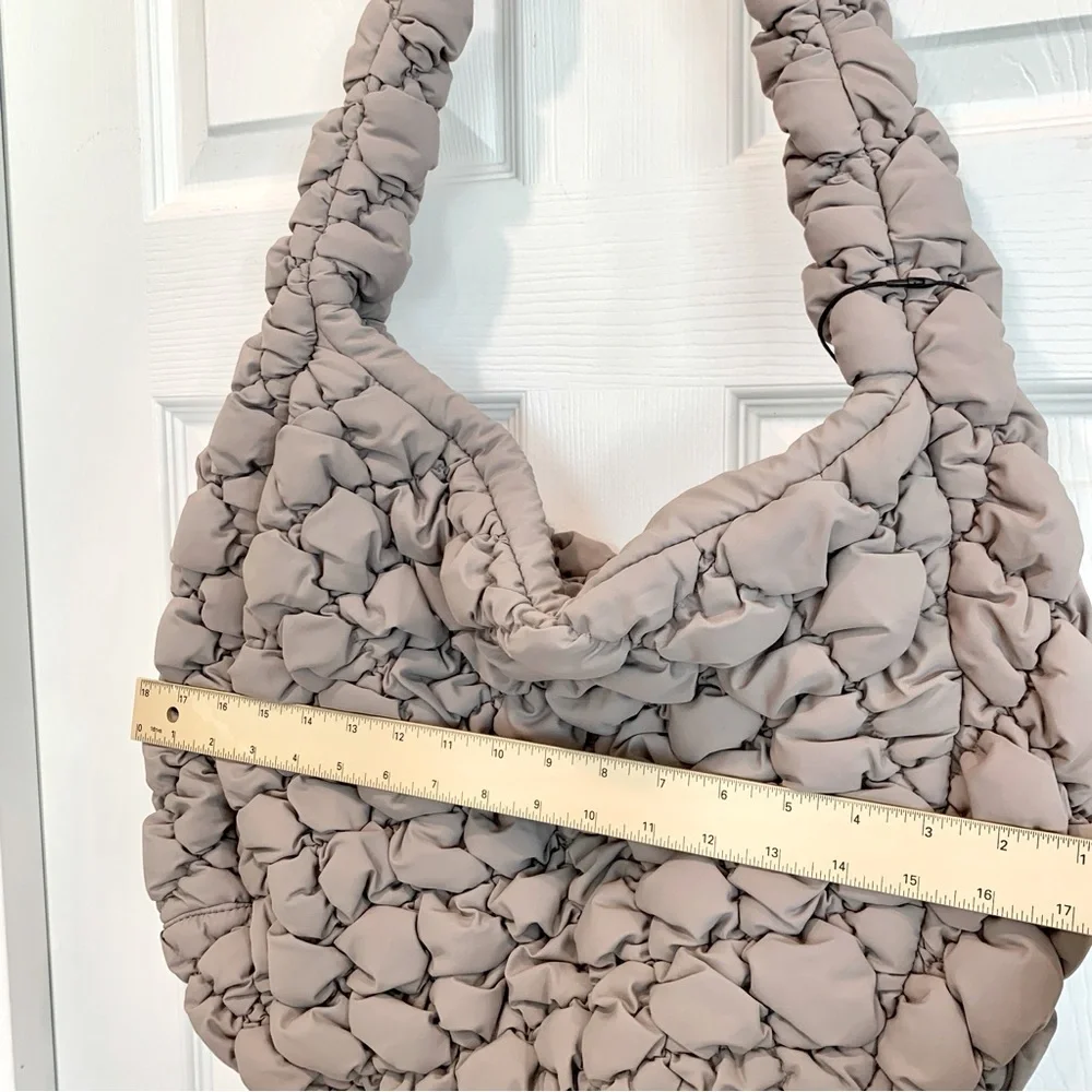 🤎 ARITZIA Curator Bigger Bag Puffer Hobo in Turner Taupe Brown
